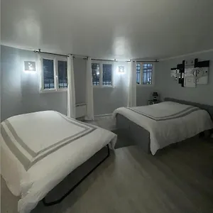Beau Meublé 2min Du Moulin Rouge Apartamento