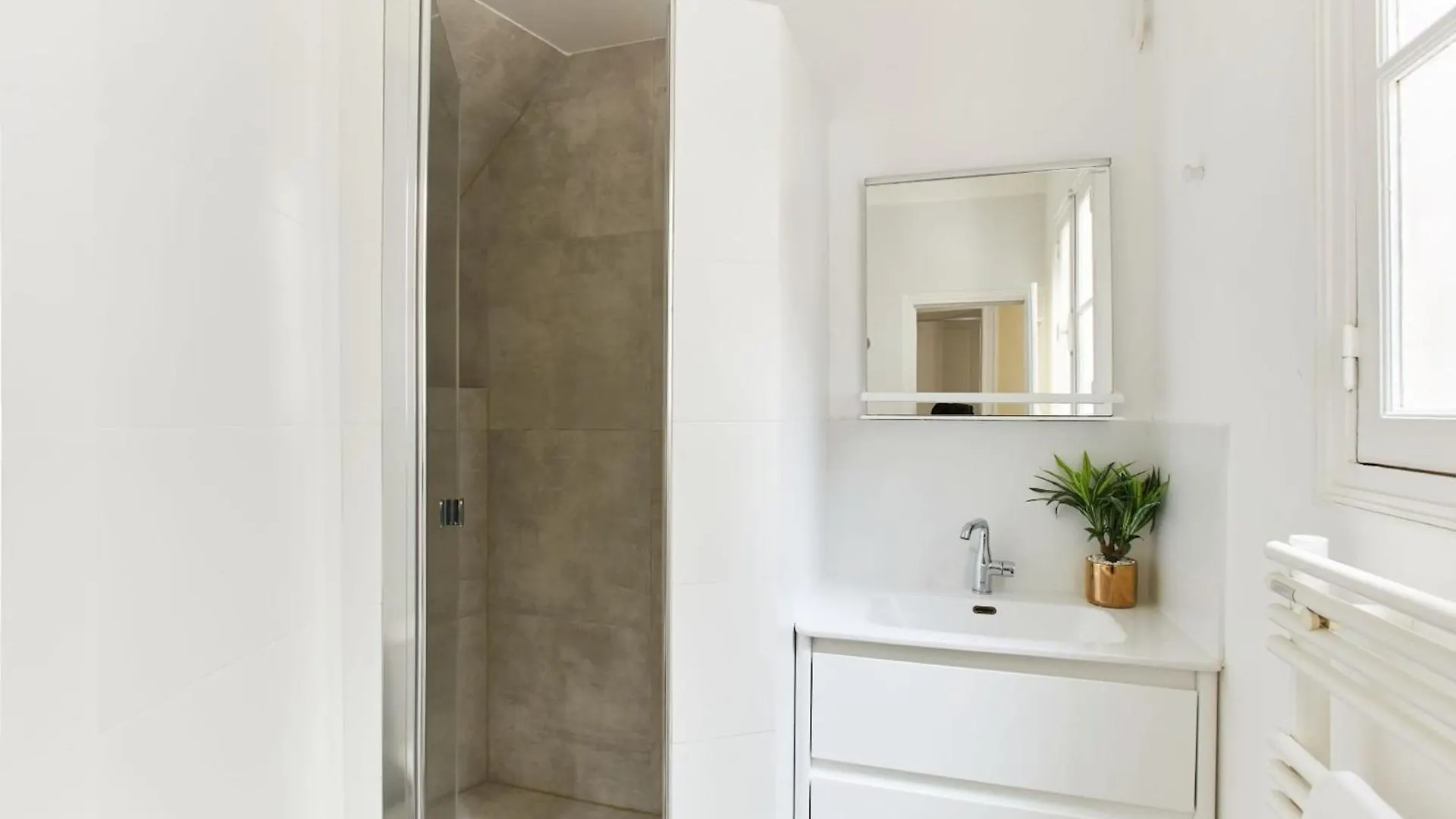 Bnbnova - 2Br - Palais Garnier & Place Vendome Paris 0*,